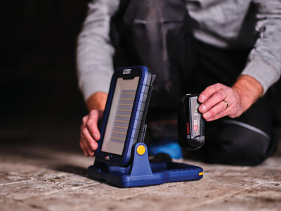 RAPID Akku LED-Arbeitsstrahler BWL2400, blau/schwarz