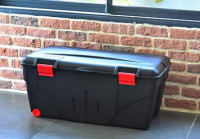 EDA Boîte de rangement TRAFIC, 200 litres, noir/rouge