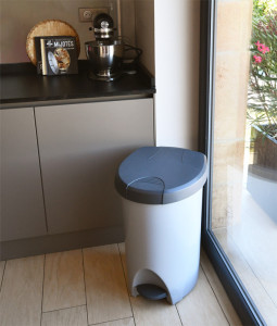 EDA Poubelle à pédale Stepy, 70 L, PP, anthracite