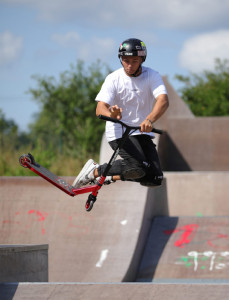 SCHILDKRÖT Tretroller Stunt Scooter Flipwhip Metallic Red