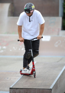 SCHILDKRÖT Tretroller Stunt Scooter Flipwhip Metallic Red