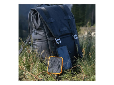 Xtorm : POWER BANK 20W 10K MAH IP65 XTORM - BLACK/ORANGE