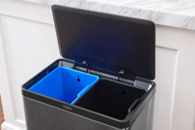 Rubbermaid Collecteur à pédale Elite Dual Stream, 60 litres