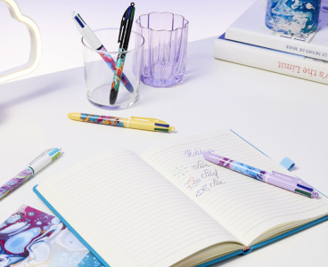 BIC Stylo à bille rétractable 4 Colours Hydro