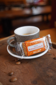 HELLMA Délicieux biscuits belges au caramel, dans un carton