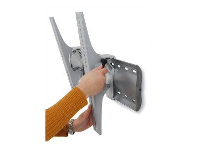 Ergotron : TILTING WALL MOUNT MEDIUM DISPLAY TM CLEAR ANODIZED