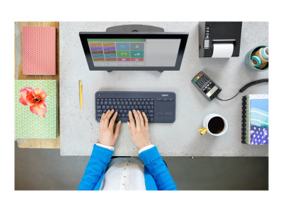 Logitech : WIRELESS TOUCH KEYBOARD K400 PLUS - DARK - FRA fr
